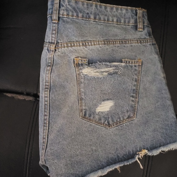 Short - Picture 3 of 3